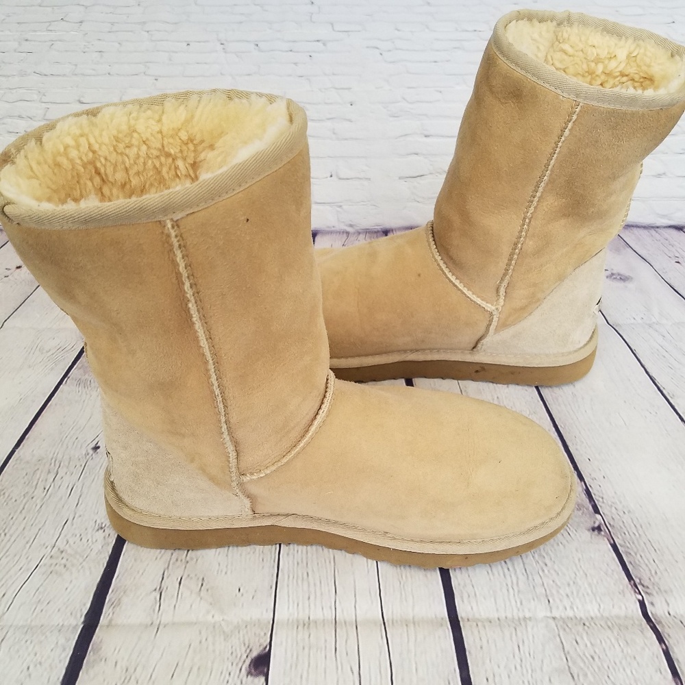 UGG Classic Short 5825